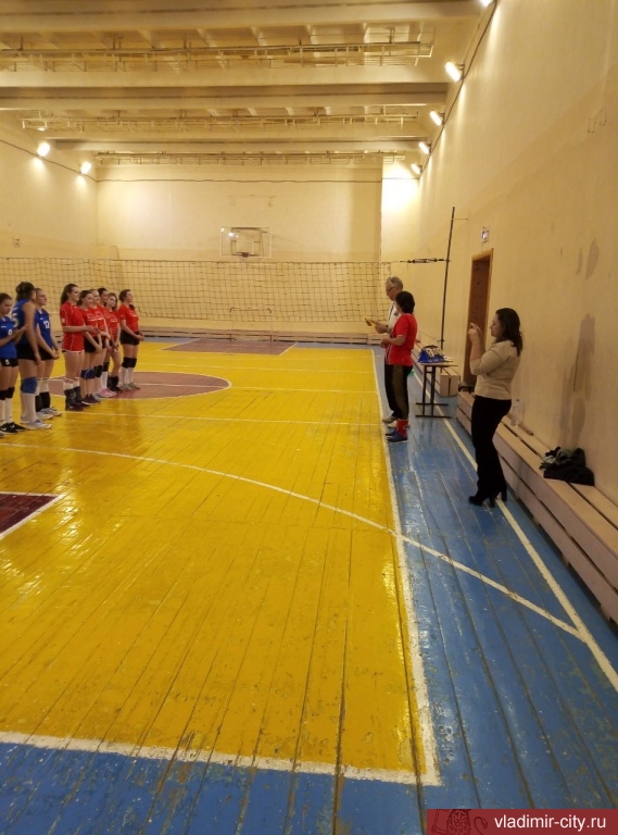Новогодний турнир по волейболу среди девушек во Фрунзенском районе