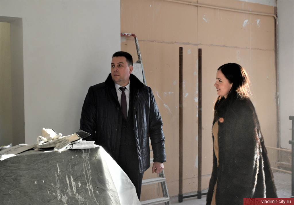 Дмитрий Наумов обошел учреждения образования и культуры в Юрьевце