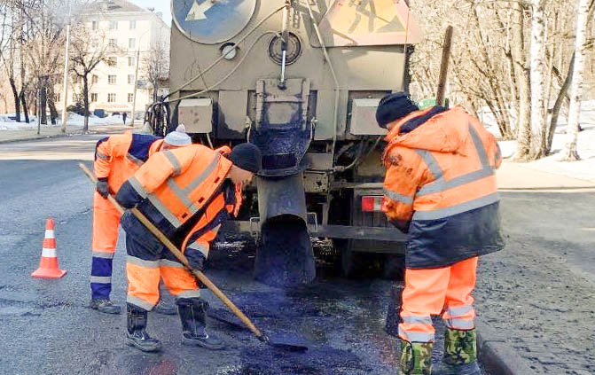 Во Владимире продолжается локальный ремонт дорог литым асфальтом