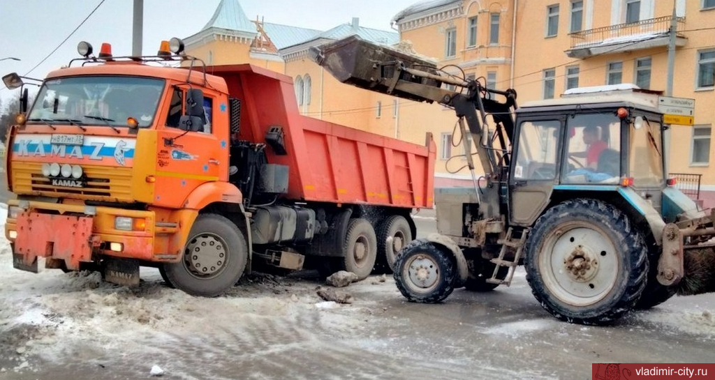 Во Владимире продолжаются круглосуточные работы по зимней уборке города